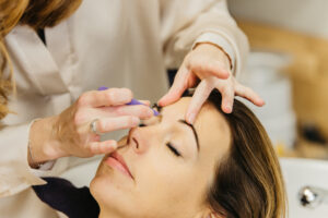Wenkbrauwen epileren